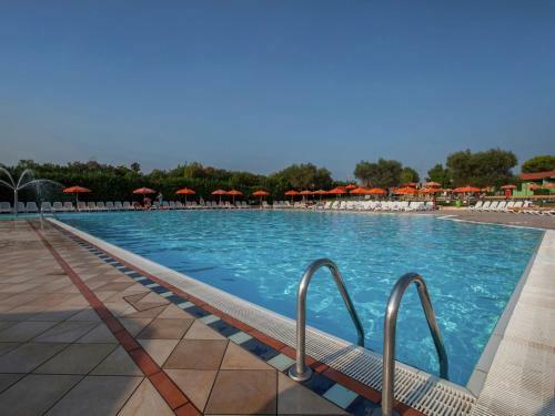 Semi-detached Bungalow With AC Just 3,5 Km From Sirmione