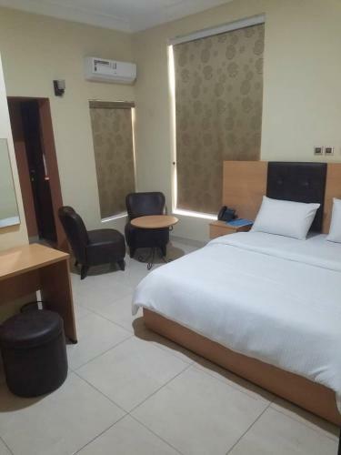 Hotel Ayaakaje Guest House
