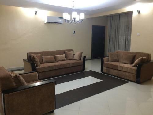 Tts' - The Thompsons' Luxury Hill Top Apartments