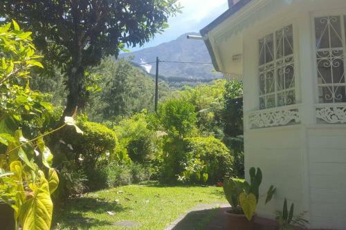 La Villa Blanche, Hell-bourg