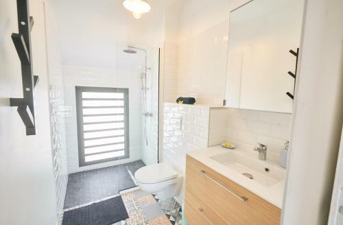 Villa Standing Avec Piscine, Jardin, Bord de Mer