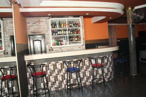 Hotel Royal Blue Guest House & Bar
