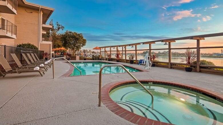 Best Western Plus Bayside Hotel