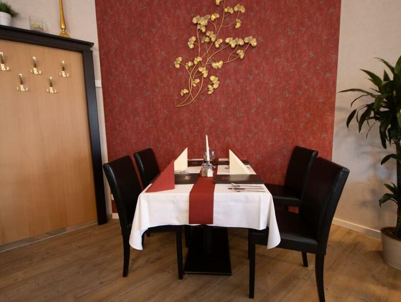 Hostal Check Inn Hotel