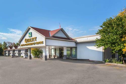 Hotel Highwayman Inn & Conference Centre