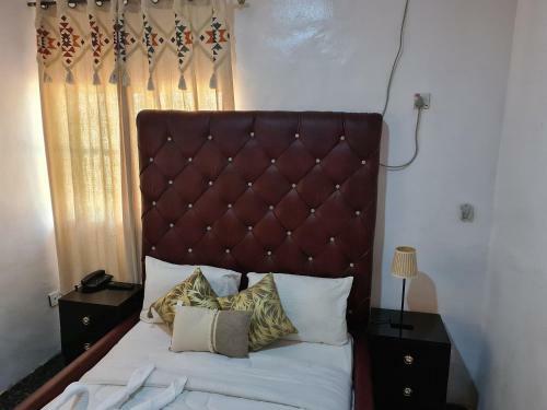 Palais Royale Hotel & Suites