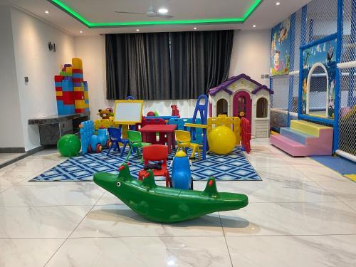 Modern 5-bedroom Villa With Pool, (A Kids Heaven).