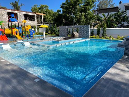 Modern 5-bedroom Villa With Pool, (A Kids Heaven).