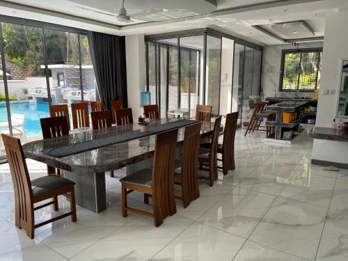 Modern 5-bedroom Villa With Pool, (A Kids Heaven).
