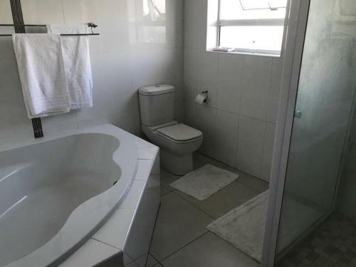 Amani Luxury Airbnb Near The Beach
