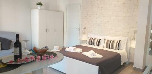 La Playa Apartments