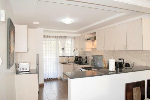 Apartamento Sebuleni Riverside By Edmor Suites