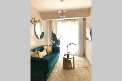 Modern 1 Bedroom Apartment. Elevated Living