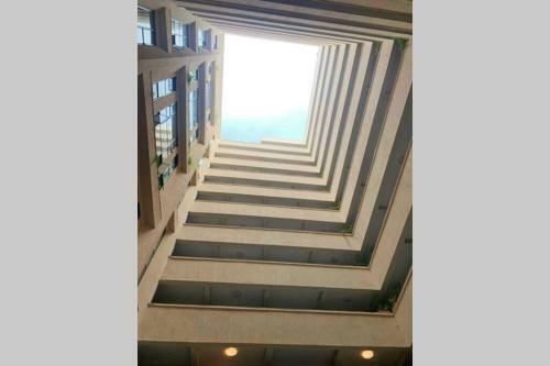 Modern 1 Bedroom Apartment. Elevated Living