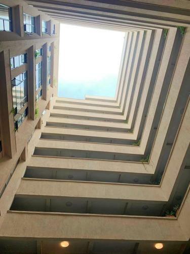 Modern 1 Bedroom Apartment. Elevated Living Royal Suburbs