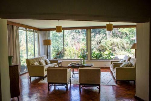 Villa Beautiful Historic Stand Alone In Muthaiga, Nairobi