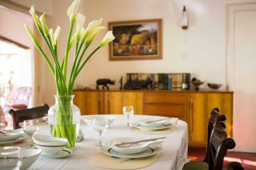 Villa Beautiful Historic Stand Alone In Muthaiga, Nairobi