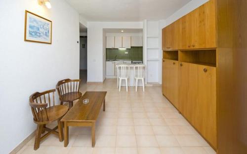 Apartamentos Cala Llonga Playa
