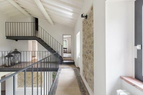 Iflat Stones & Grass Villa With Jacuzzi Neartodi