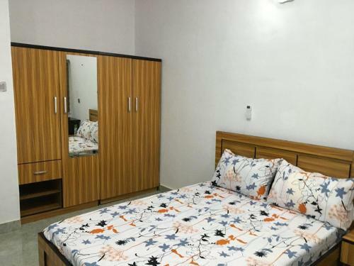 Apartamento Residential House In A Secure & Serene Environment