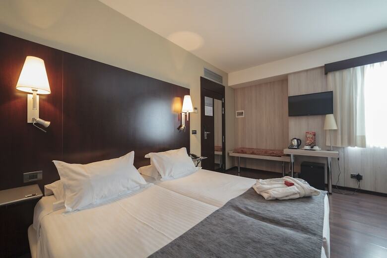 Hotel H2 Salymar