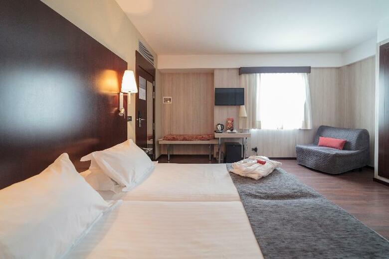Hotel H2 Salymar