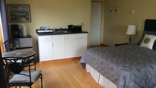 Secret Cove Cottage Suites