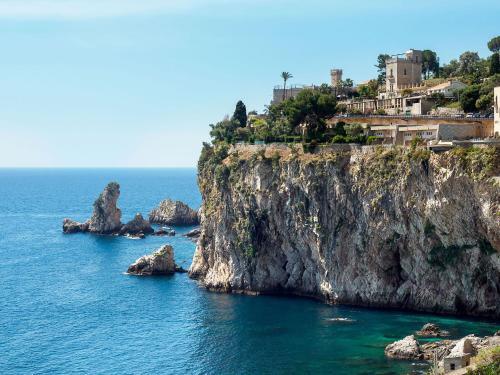 Modern Apartment In Taormina Sicily With Jacuzzi