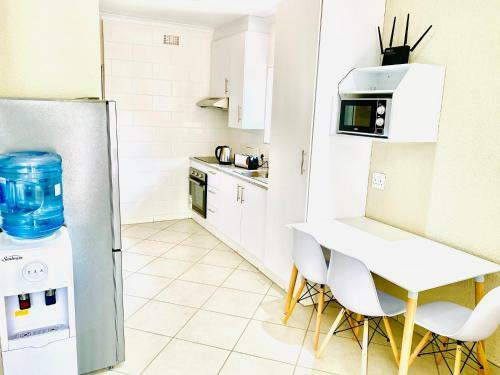 Hostal C&c Hotel Vibes Randpark Ridge Jhb 14 Units Available