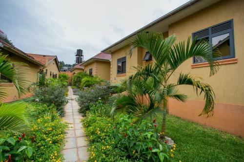 Hotel Palm Gardens &guest House