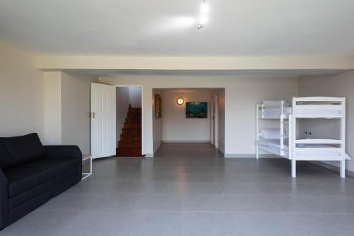 Shangri-la 6 Bedroom Ballito Beachfront Kbw1