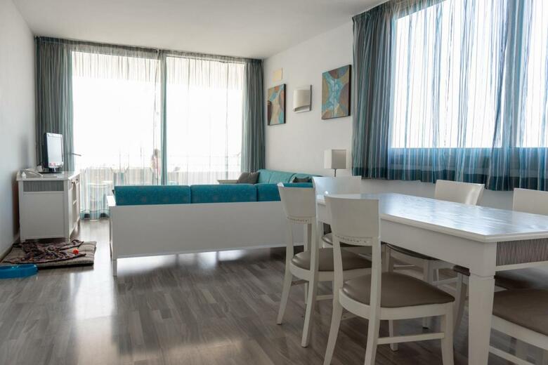 Apartamentos Club Hotel Marazul