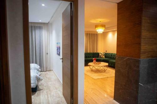 Apartamento Between Land&sea Luxurious Apt With Swimming Pool
