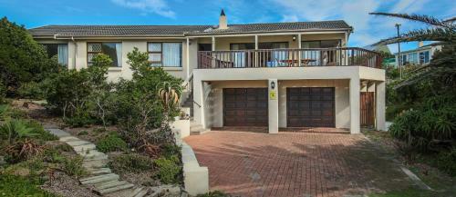 Cape St Francis 4 Bedroom Sleeps 8