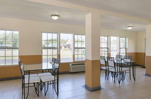 Motel Best Host Inn And Suite - Perry