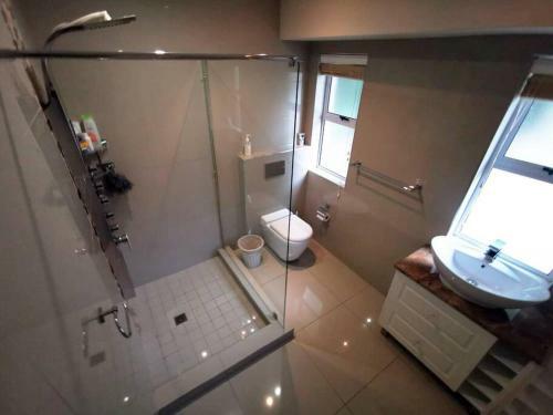 Stylish 3 Bedroom House With Pool