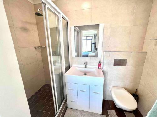 Grace / 2 Bedroom 2 Bathroom Beachfront Apartment