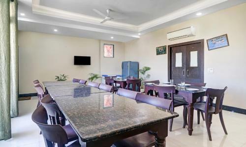 Treebo Trip Hotel Ravi Residency Near Mini Secretariat