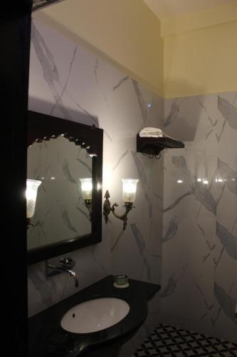 Hotel The Grand Barso (A Luxury Heritage)