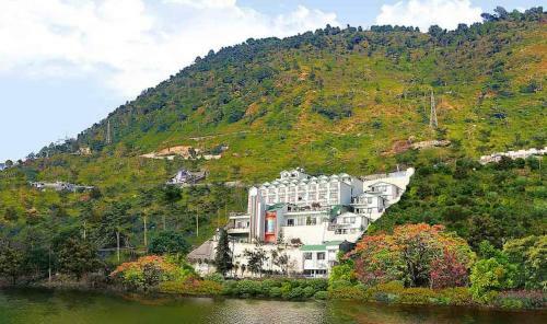 Hotel H Lake View, Bhimtal, Nainital