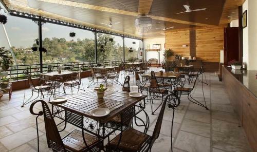 Hotel H Lake View, Bhimtal, Nainital
