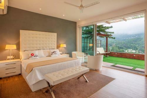 Villa Stayvista At Oberoi's Chalet