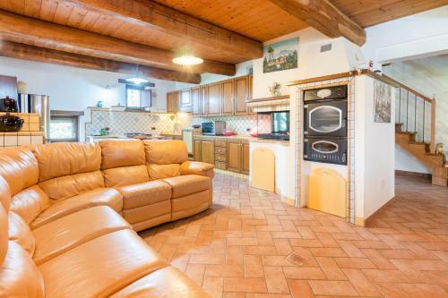 Villa Arcobaleno Apartment With Patio & Parking