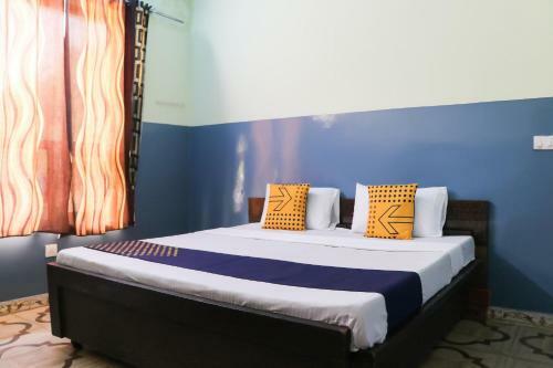 Spot On 61705 Hotel Rose Star