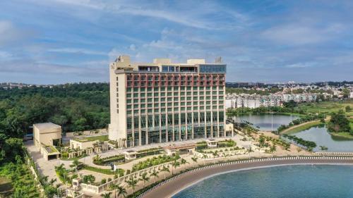 Hotel Taj Lakefront Bhopal