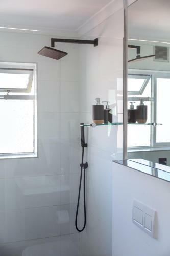 Cosy And Classy Sea Point Apartment