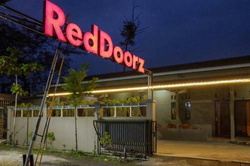 Hotel Reddoorz Syariah Near Exit Tol Pemalang Comal 2