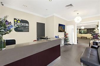 Hotel Checkers Resort