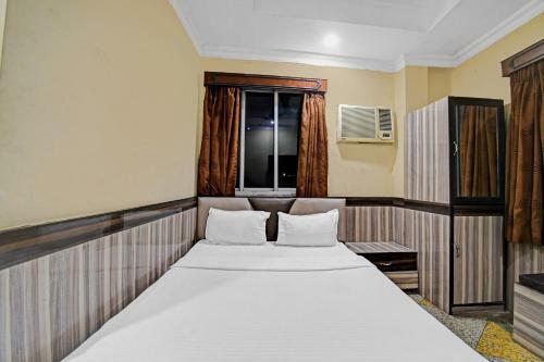Oyo 84102 Hotel Delux