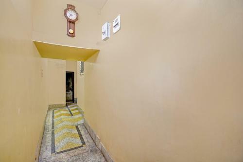 Oyo 84102 Hotel Delux